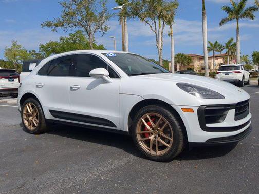 2022 Porsche Macan Base