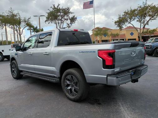 2025 Ford F-150 Lightning Flash
