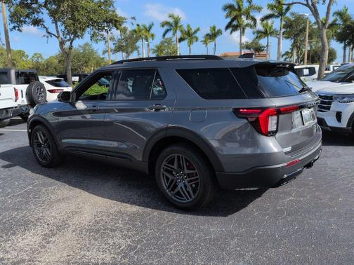 Carbonized Gray Metallic 2027 Ford Explorer ST-Line