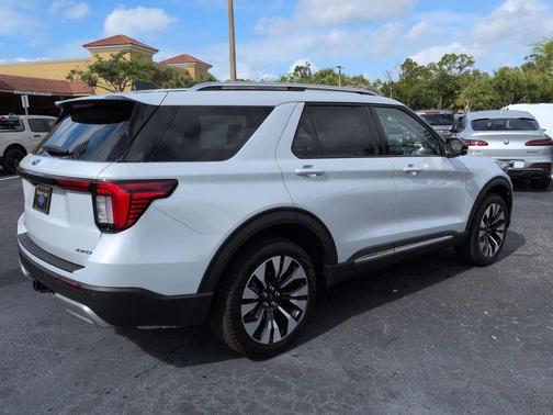 Space White Metallic 2026 Ford Explorer Platinum