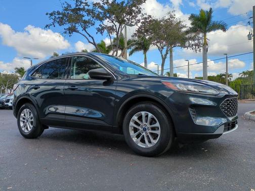 2022 Ford Escape SE