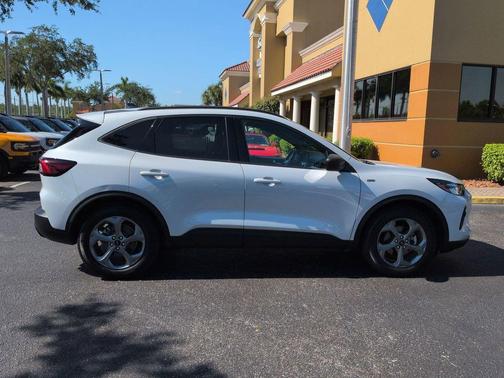 SPACE SILVER METALLIC 2025 Ford Escape ST-Line