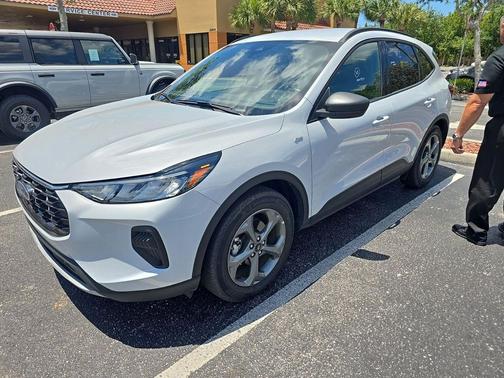 SPACE SILVER METALLIC 2025 Ford Escape ST-Line
