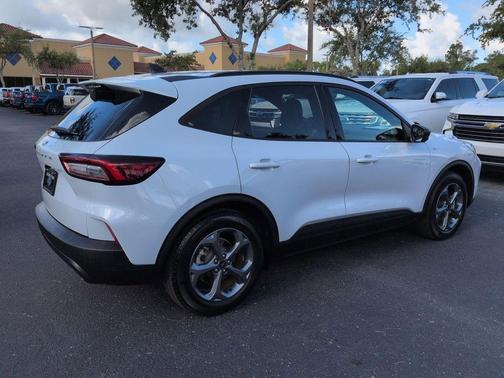 SPACE SILVER METALLIC 2025 Ford Escape ST-Line