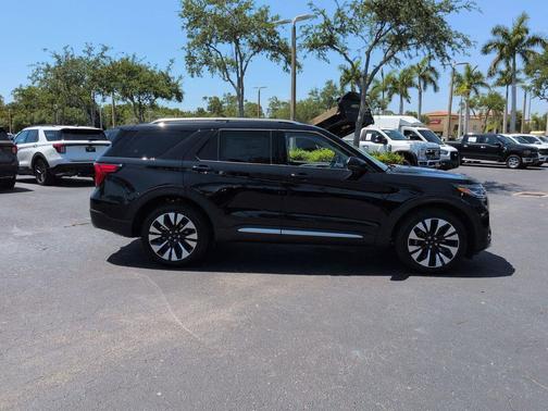 Agate Black Metallic 2026 Ford Explorer Platinum