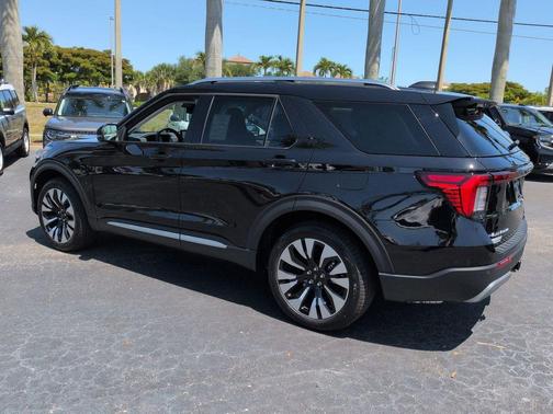 Agate Black Metallic 2026 Ford Explorer Platinum