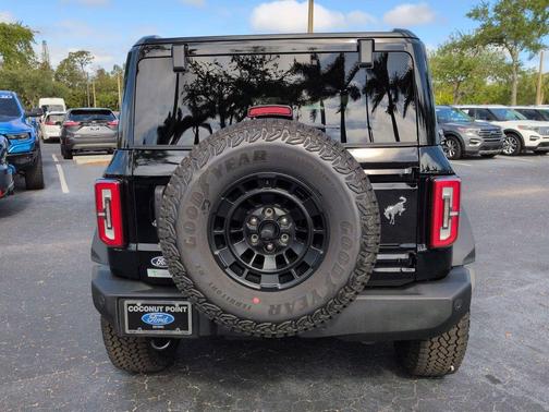 Shadow Black 2026 Ford Bronco Outer Banks