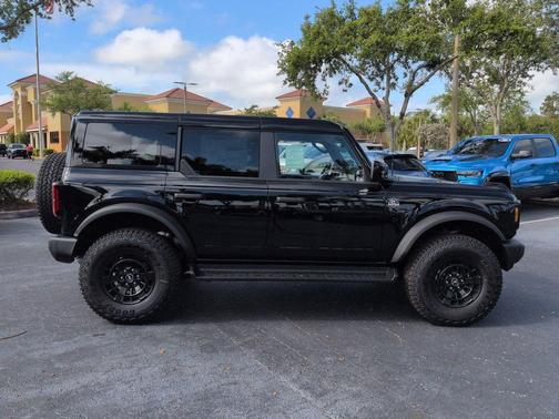 Shadow Black 2026 Ford Bronco Outer Banks