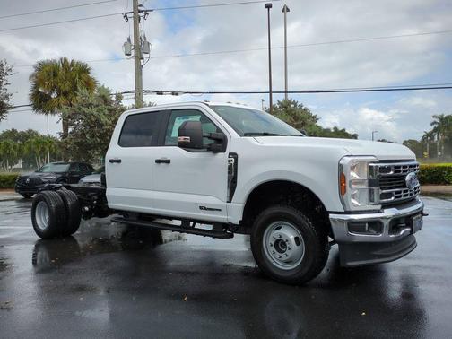 OXFORD WHITE 2026 Ford F-350 XL