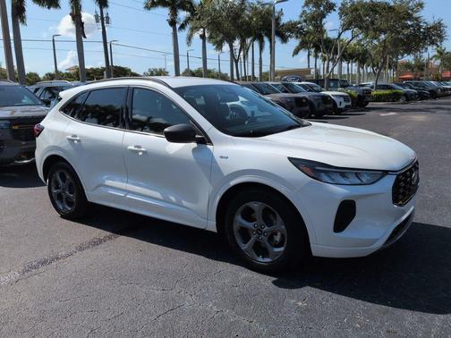 Star White Metallic Tri-Coat 2023 Ford Escape ST-Line