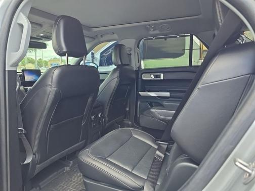 ICONIC SILVER METALLIC 2024 Ford Explorer Limited