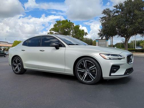 2019 Volvo S60 T5 R-Design