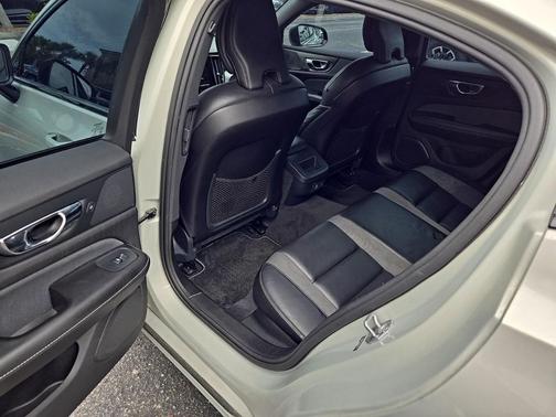 2019 Volvo S60 T5 R-Design