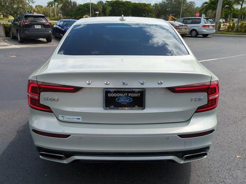 2019 Volvo S60 T5 R-Design