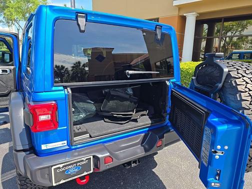 Hydro Blue Pearlcoat 2025 Jeep Wrangler Rubicon