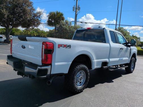 OXFORD WHITE 2026 Ford F-350 XL