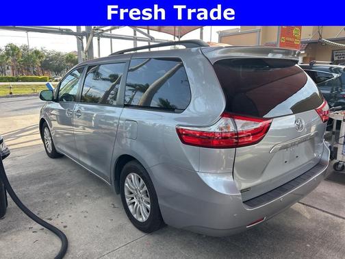 2015 Toyota Sienna XLE