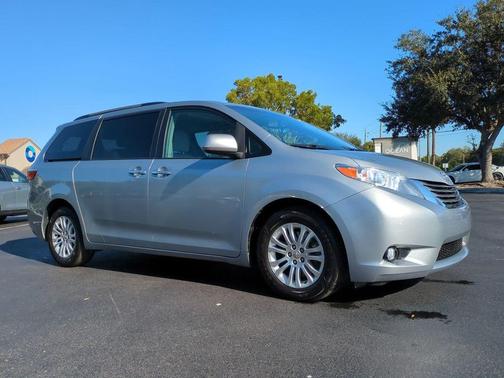 2015 Toyota Sienna XLE