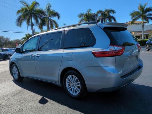 2015 Toyota Sienna XLE