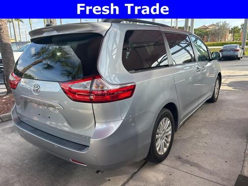 2015 Toyota Sienna XLE