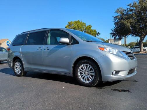 2015 Toyota Sienna XLE