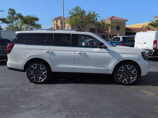 STAR WHITE MET TRI-COAT 2025 Ford Expedition Platinum