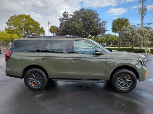 2025 Ford Expedition Tremor