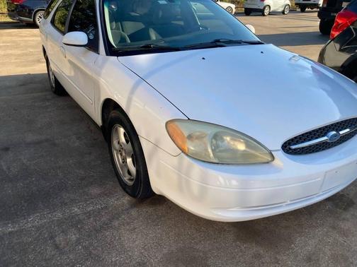 2002 Ford Taurus SE