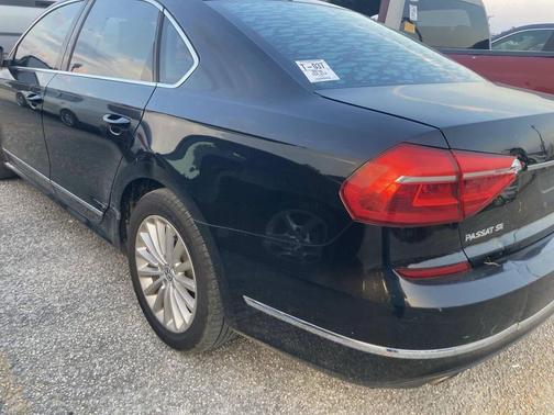 2016 Volkswagen Passat 1.8T SE w/Technology