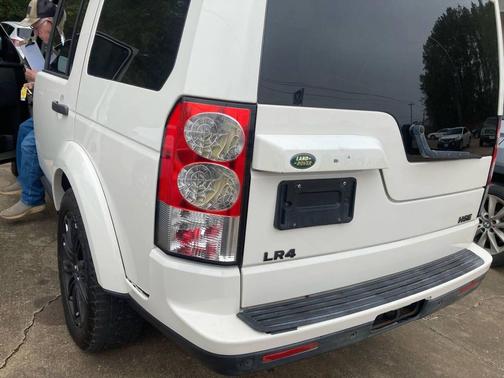 2010 Land Rover LR4 Base