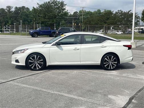 2022 Nissan Altima 2.5 SR