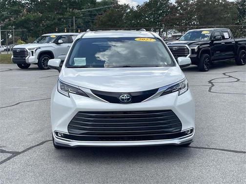2023 Toyota Sienna Limited 7-Passenger