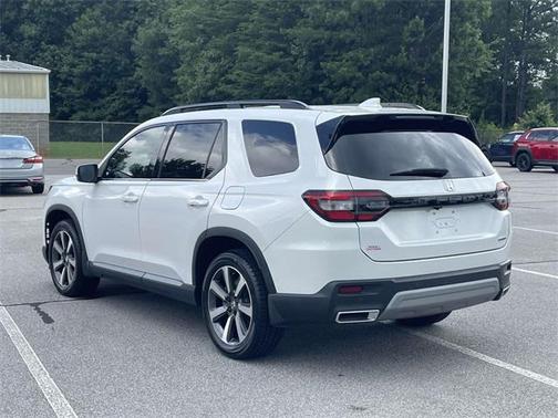 2023 Honda Pilot Touring 8-Passenger