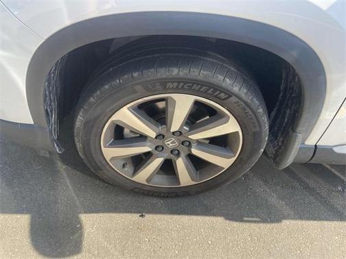 2023 Honda Pilot Touring 8-Passenger