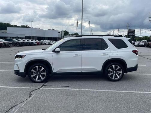 2023 Honda Pilot Touring 8-Passenger