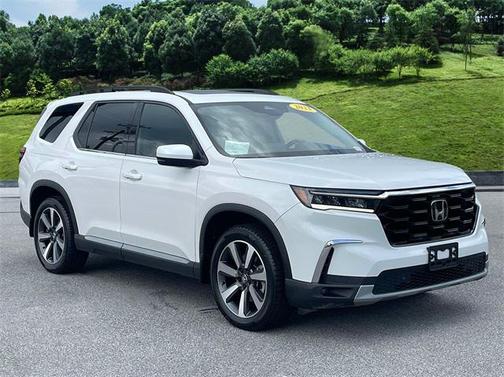 2023 Honda Pilot Touring 8-Passenger