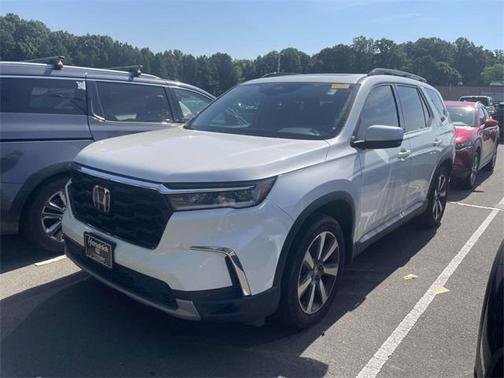 2023 Honda Pilot Touring 8-Passenger