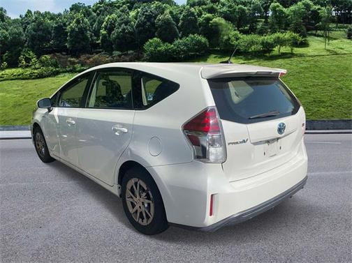2016 Toyota Prius v Three