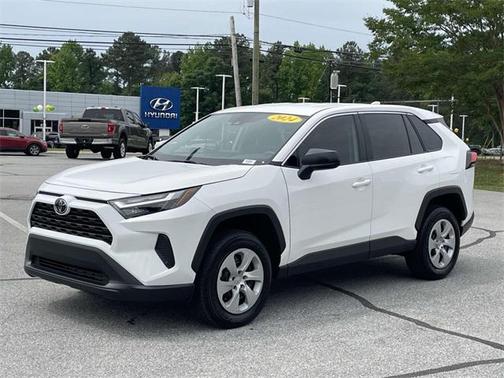 2024 Toyota RAV4 LE
