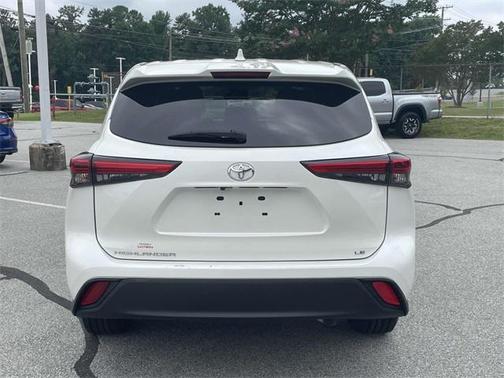 2021 Toyota Highlander LE