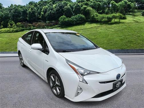 2017 Toyota Prius Three Touring