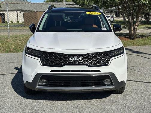 Glacial White Pearl 2023 Kia Sorento SX