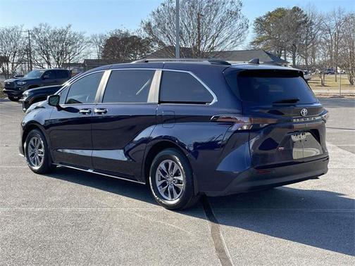 2024 Toyota Sienna XLE