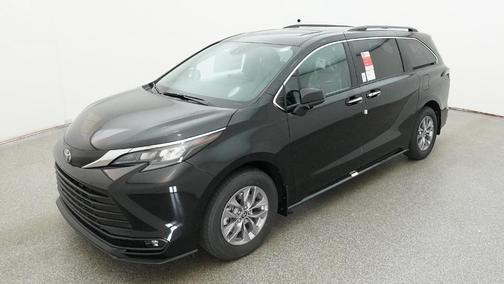 Midnight Black Metallic 2026 Toyota Sienna XLE