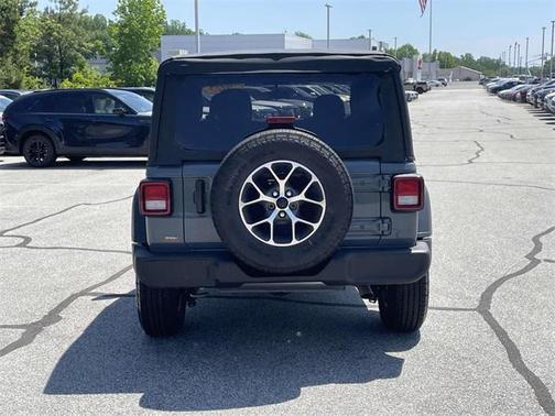 2025 Jeep Wrangler Sport
