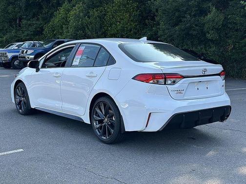 Ice Cap 2026 Toyota Corolla SE