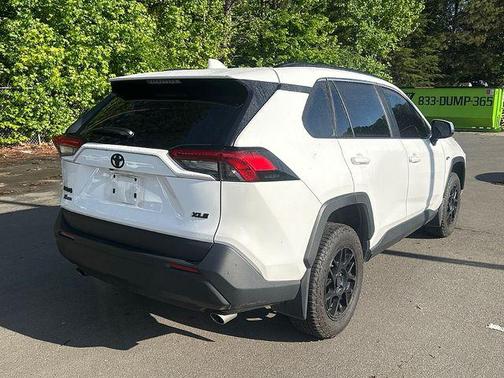 Ice 2024 Toyota RAV4 XLE