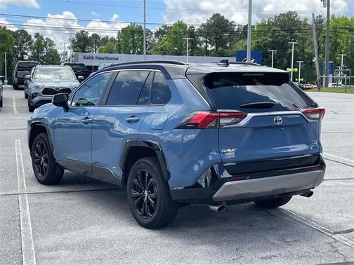 2023 Toyota RAV4 Hybrid SE