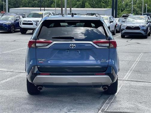 2023 Toyota RAV4 Hybrid SE