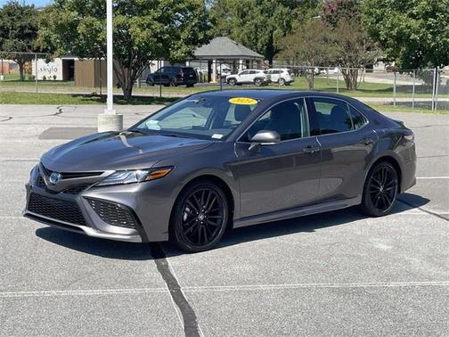 2023 Toyota Camry Hybrid SE